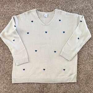 Cozy Casual Beige V-Neck Sweater with Blue Heart Details